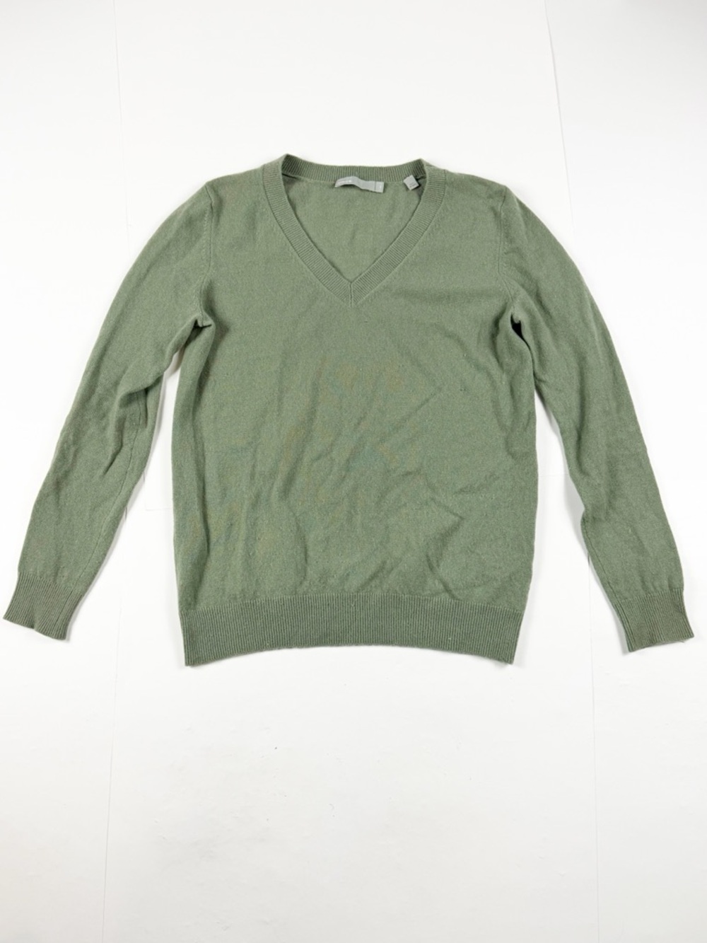 Vince V-Neck Sweater in Sage‎ Green 100% Cashmere XS